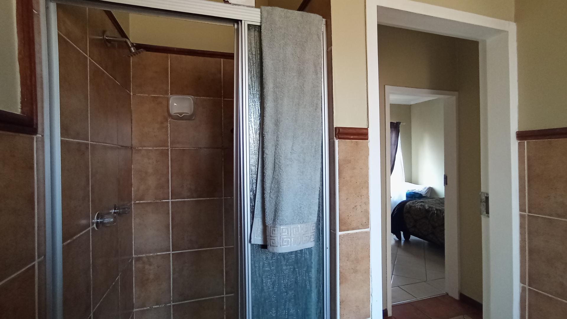 Bathroom 1 - 5 square meters of property in Equestria