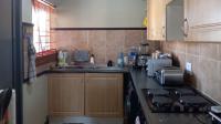 Kitchen - 8 square meters of property in Equestria