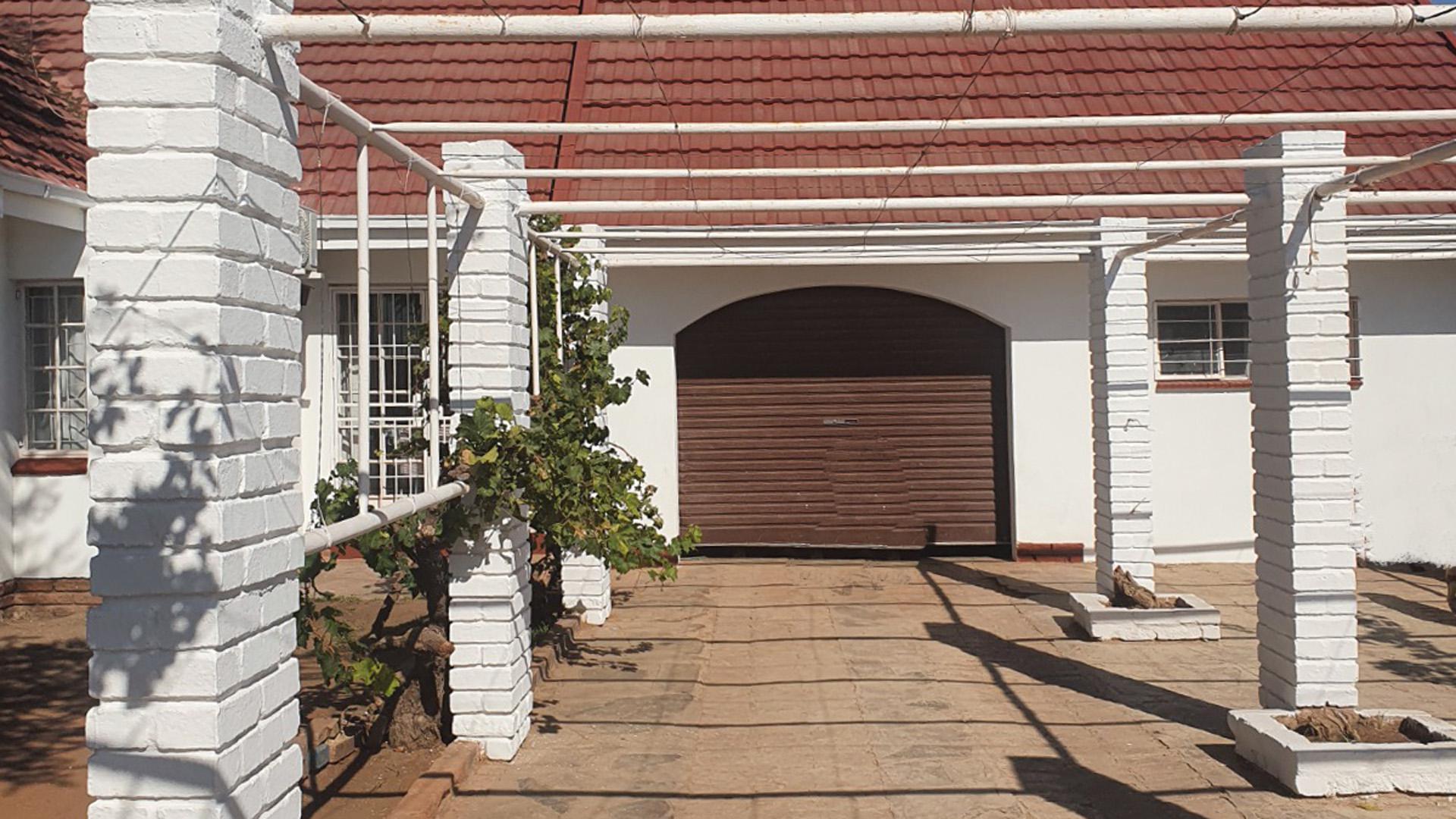 Garage of property in Postmasburg