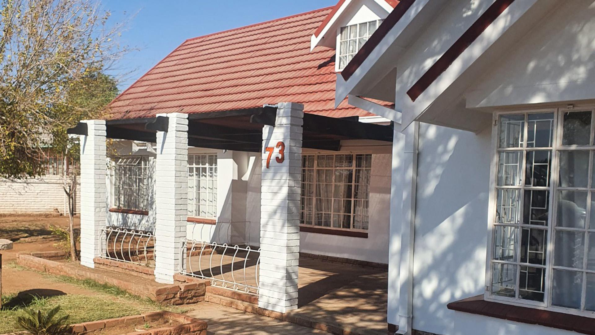 Front View of property in Postmasburg