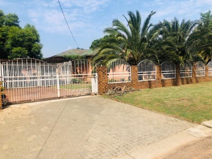 3 Bedroom House for Sale For Sale in Delville - MR703299