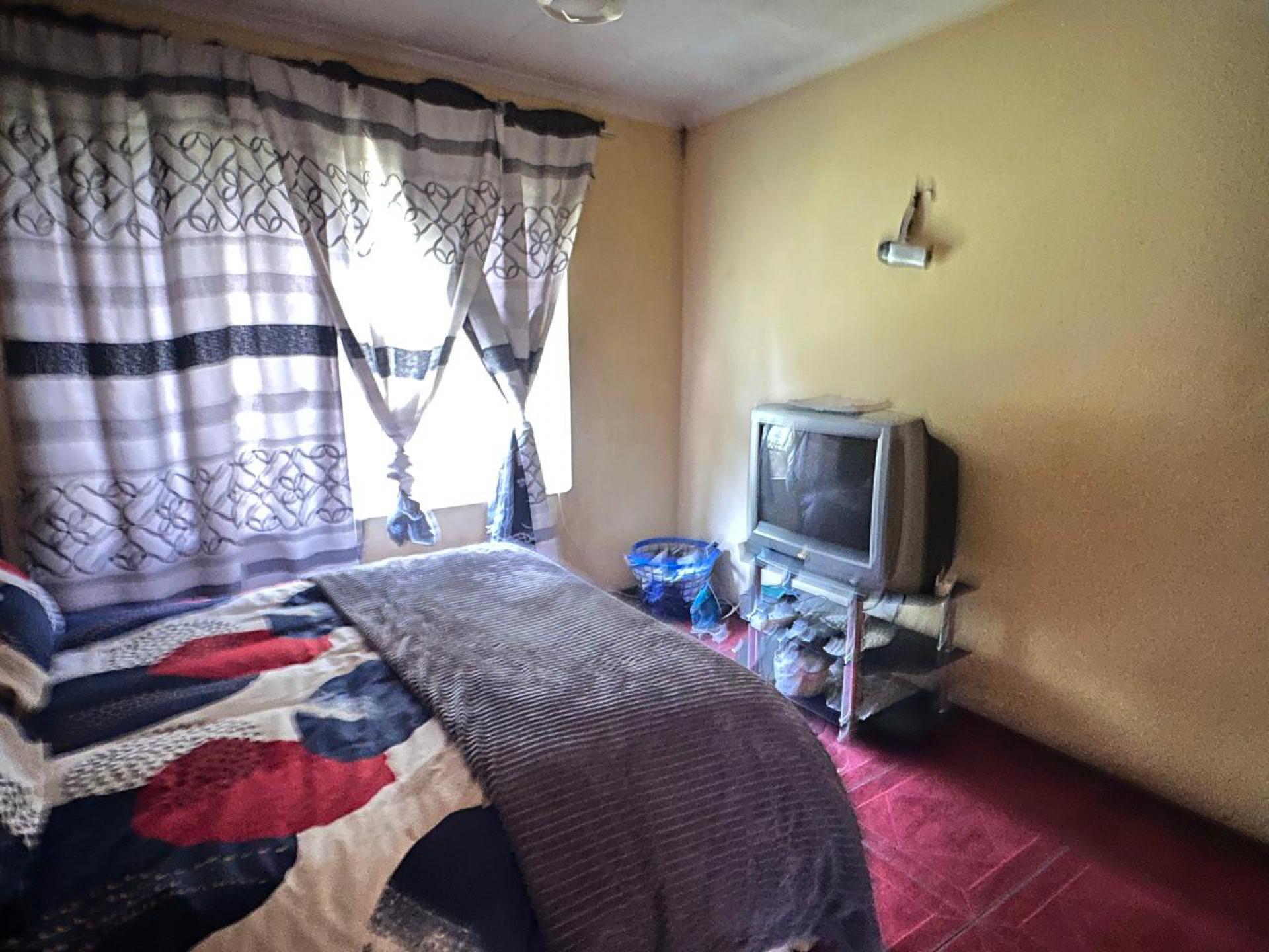  of property in Klippoortjie AH