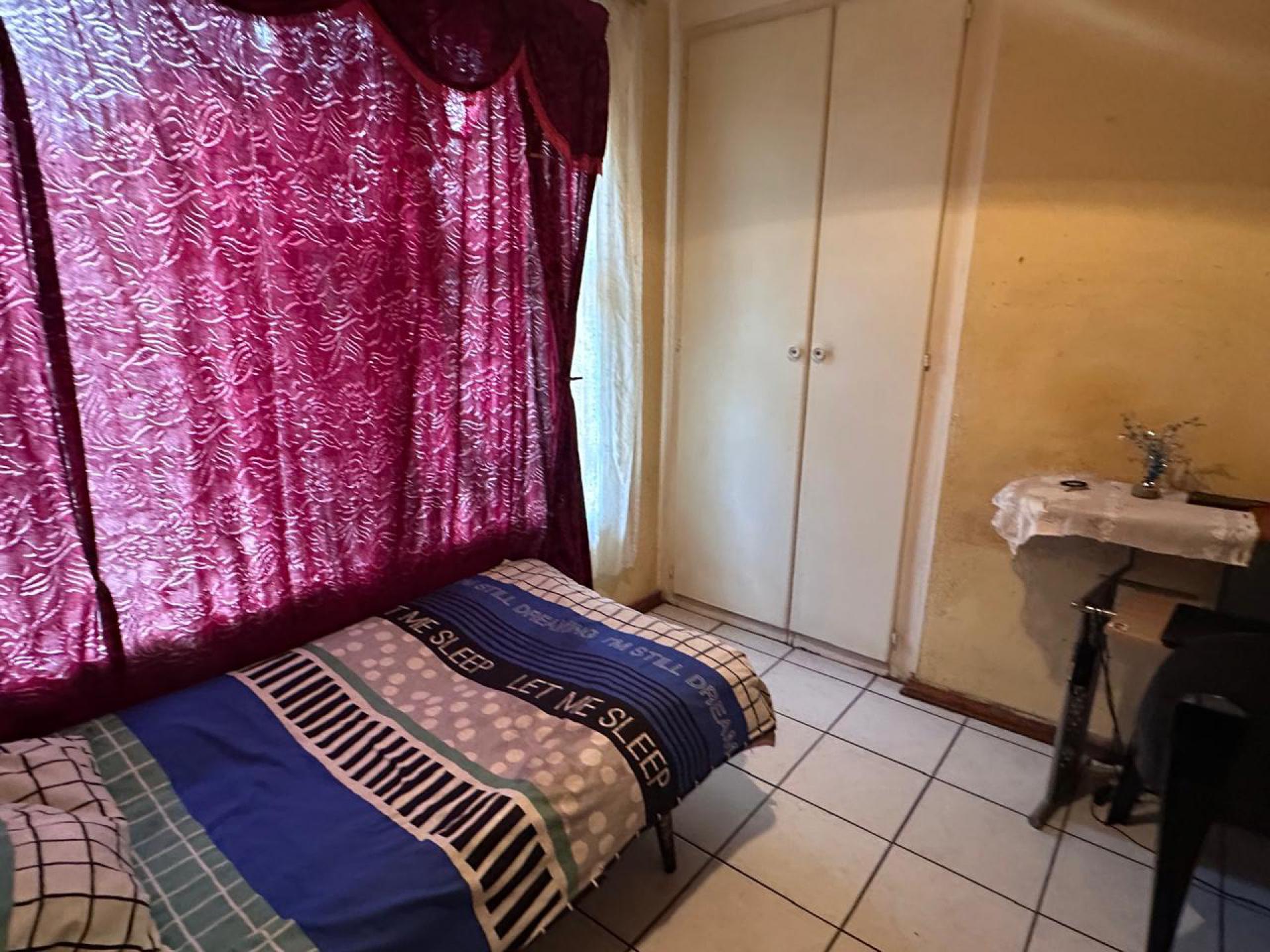  of property in Klippoortjie AH