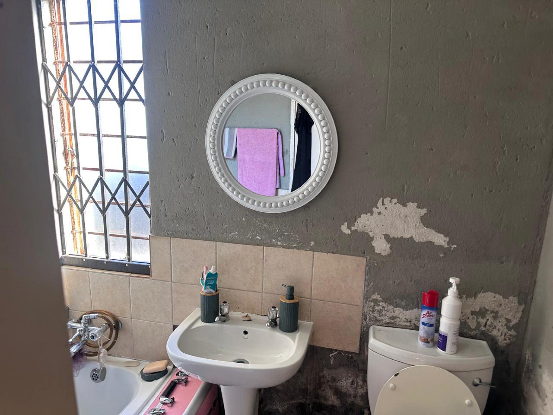  of property in Klippoortjie AH