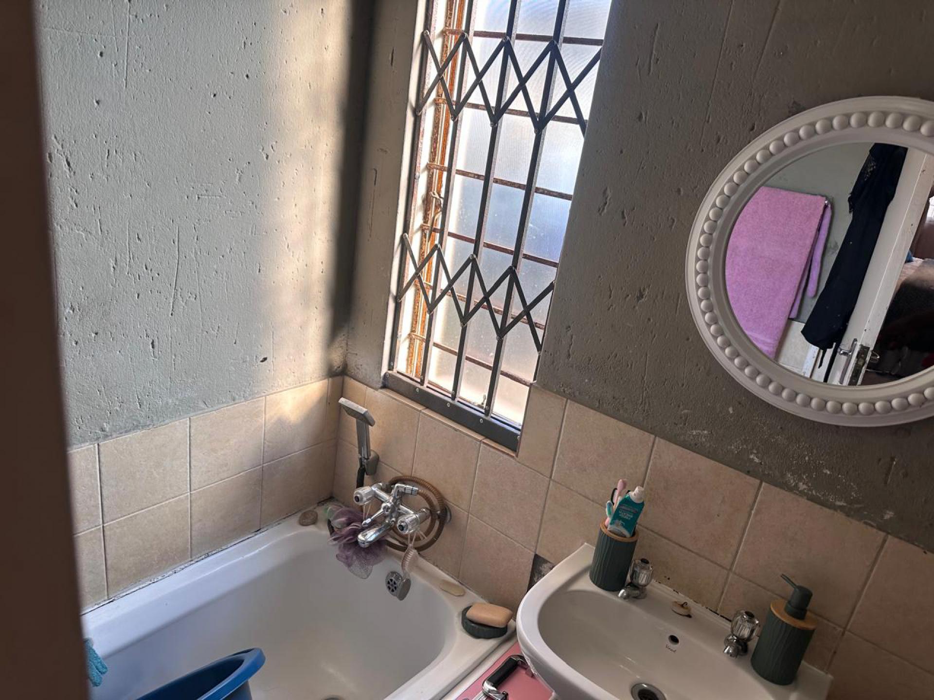  of property in Klippoortjie AH