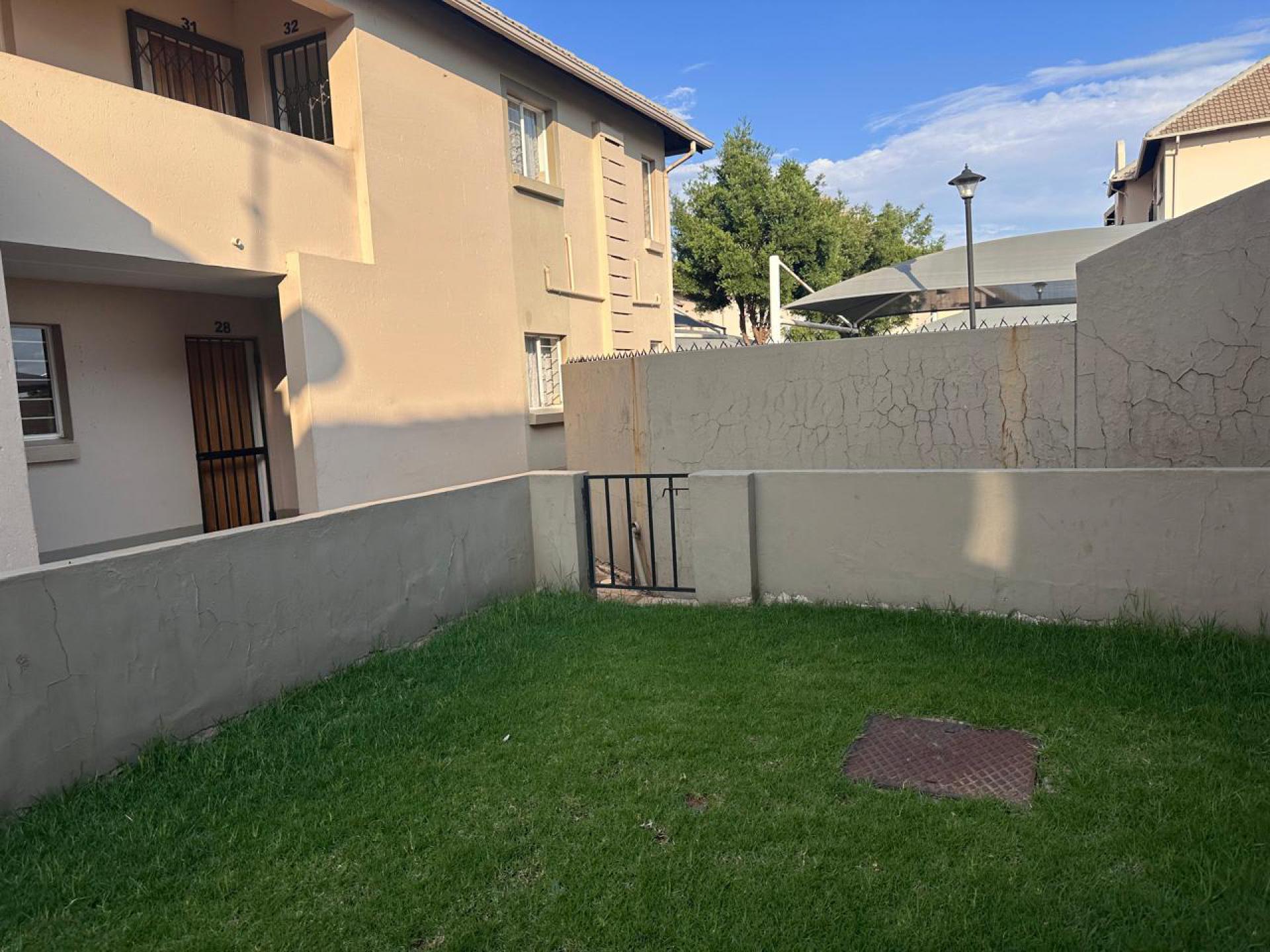  of property in Klippoortjie AH