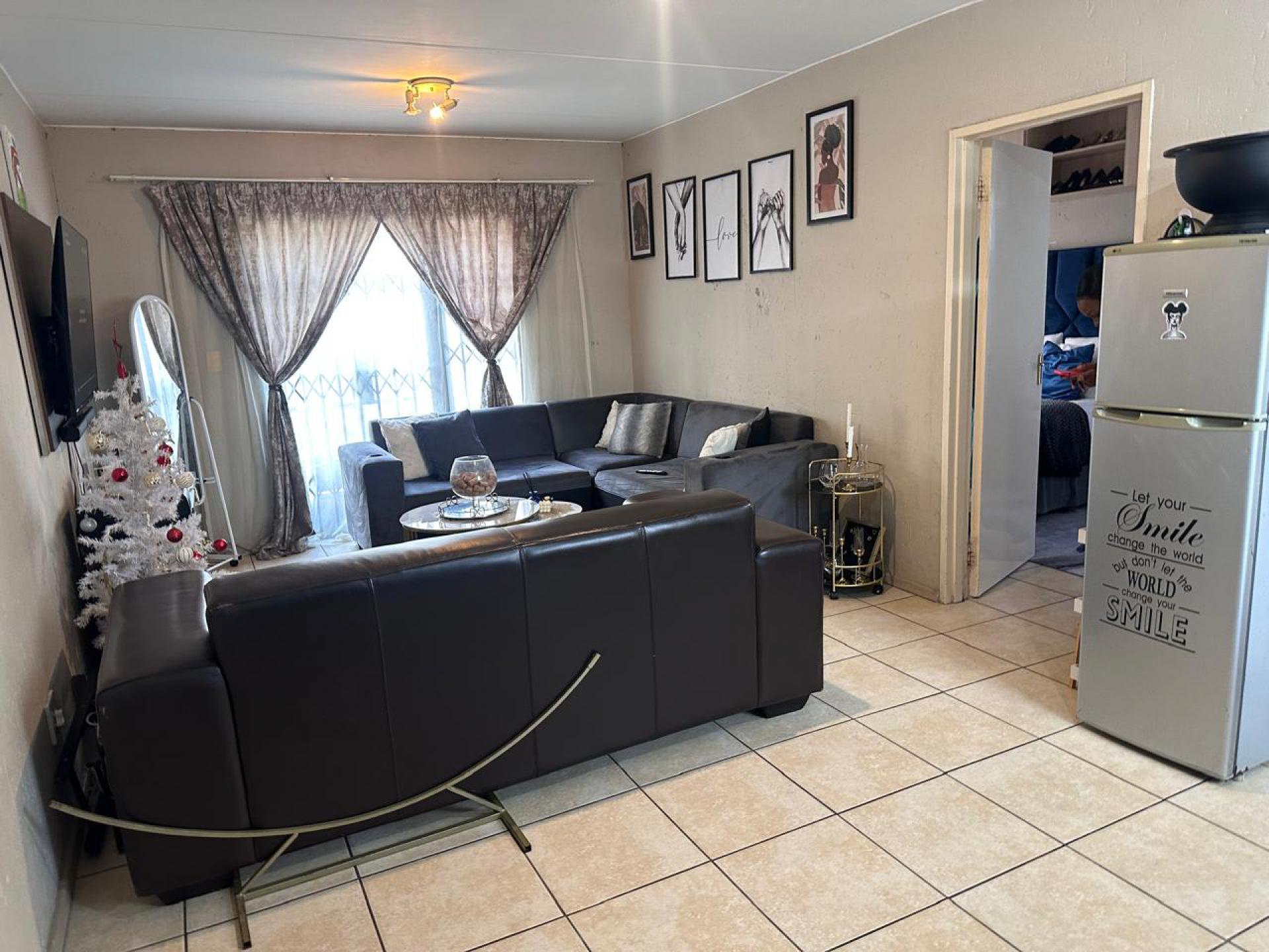  of property in Klippoortjie AH