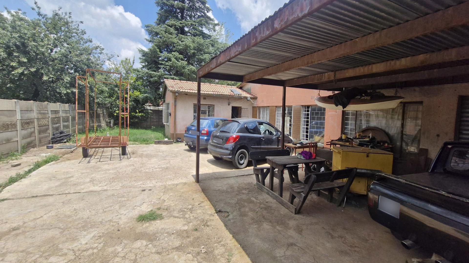 Front View of property in Berton Park