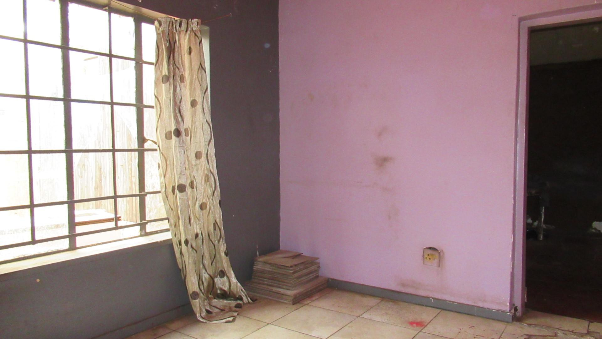 Bed Room 2 - 11 square meters of property in Berton Park