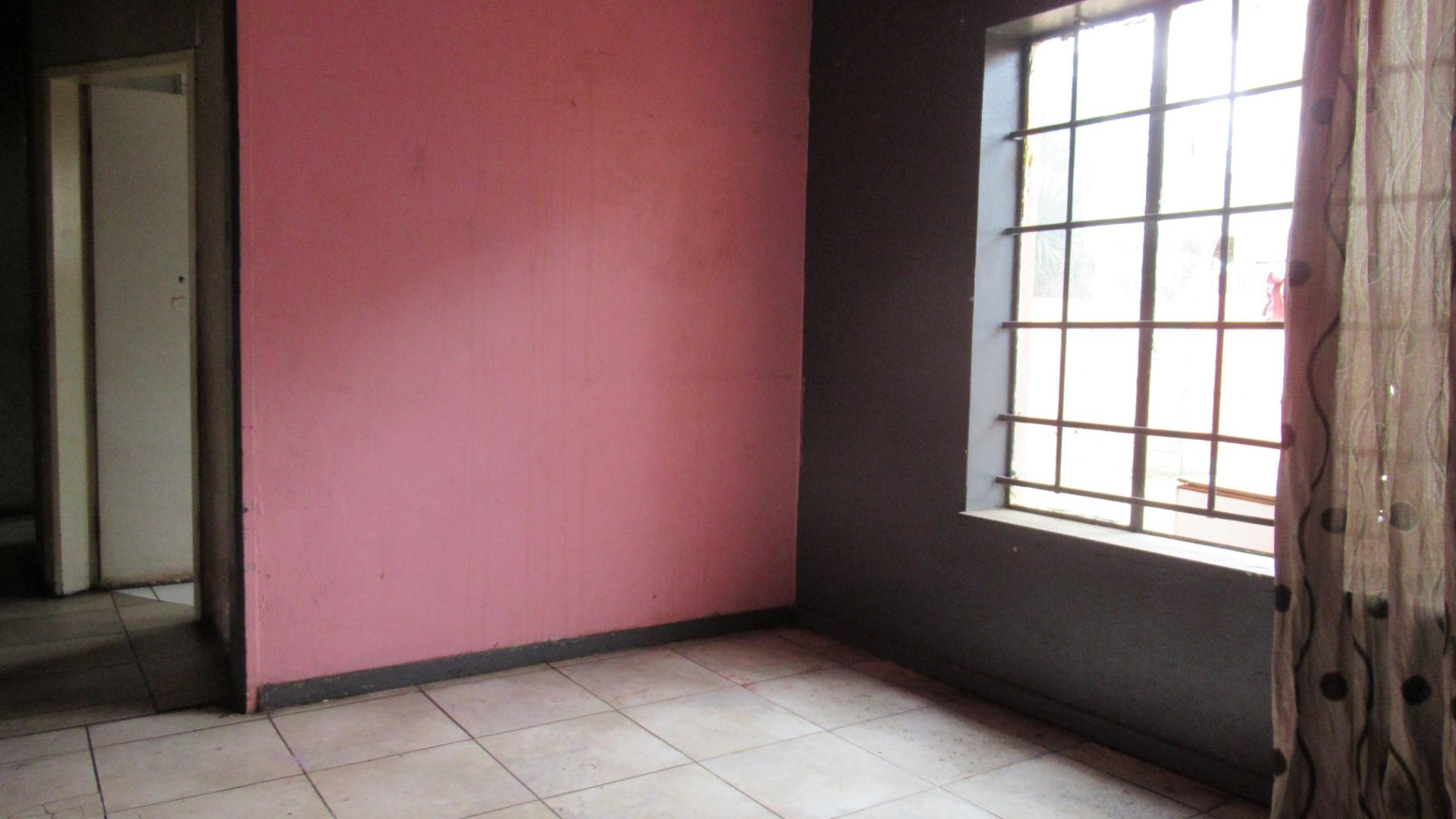 Bed Room 2 - 11 square meters of property in Berton Park