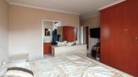 Main Bedroom - 16 square meters of property in Willow Park Manor