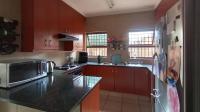 Kitchen - 9 square meters of property in Willow Park Manor