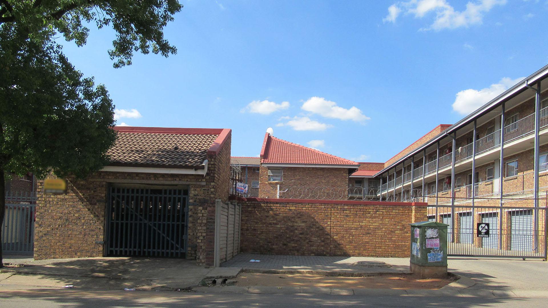 Front View of property in Kempton Park