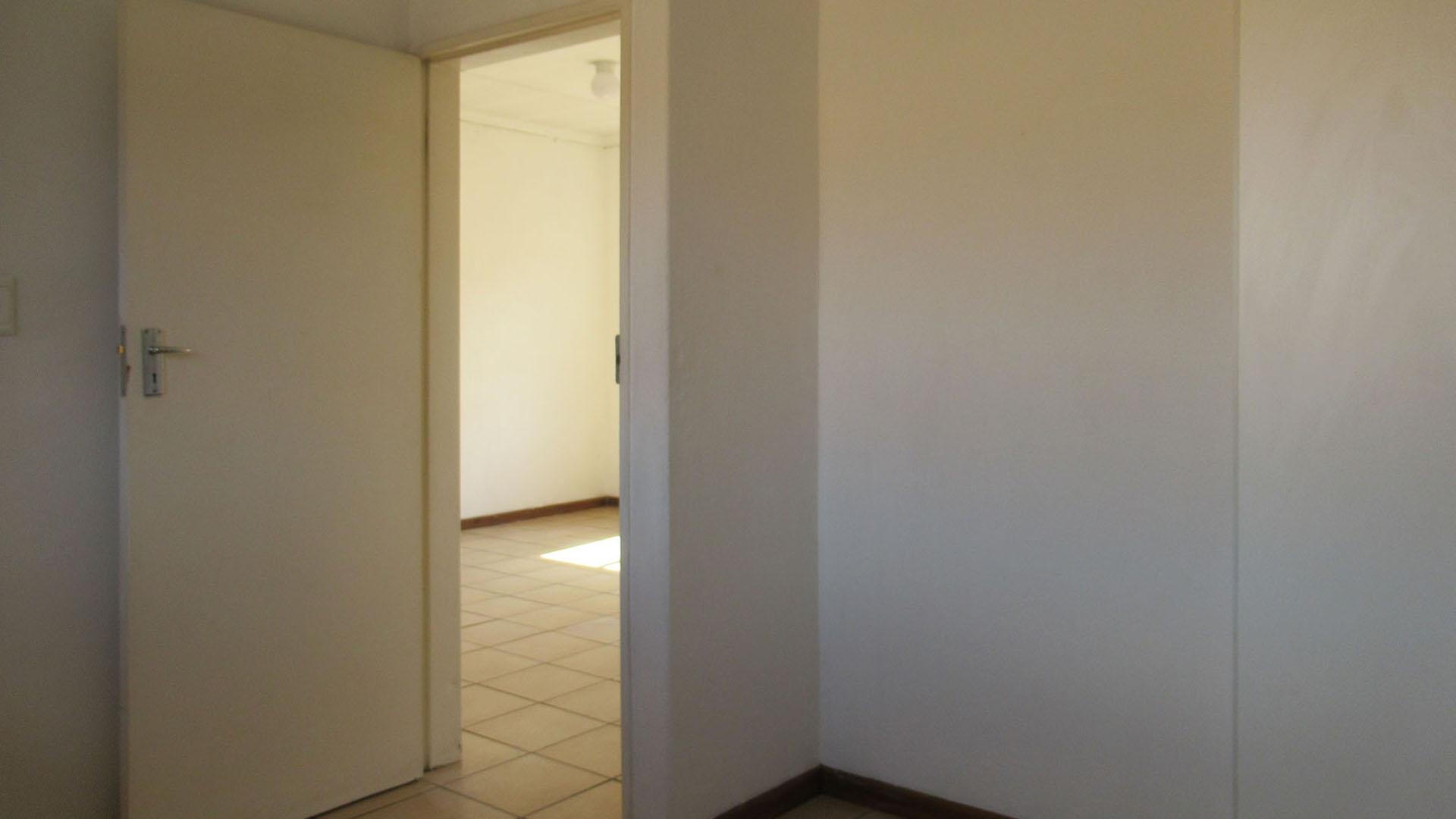 Bed Room 2 - 9 square meters of property in Kempton Park