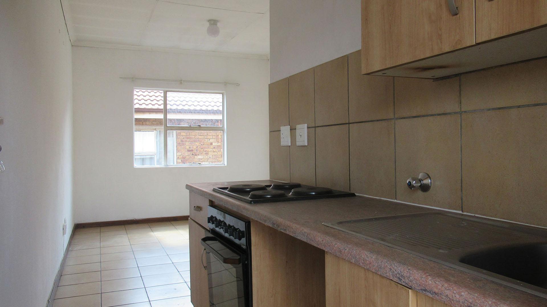 Kitchen - 4 square meters of property in Kempton Park