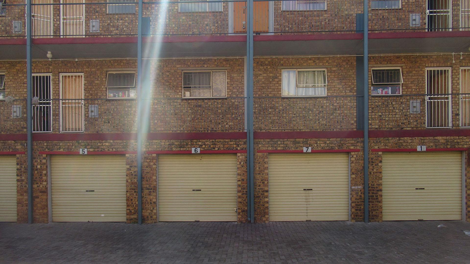 Front View of property in Kempton Park