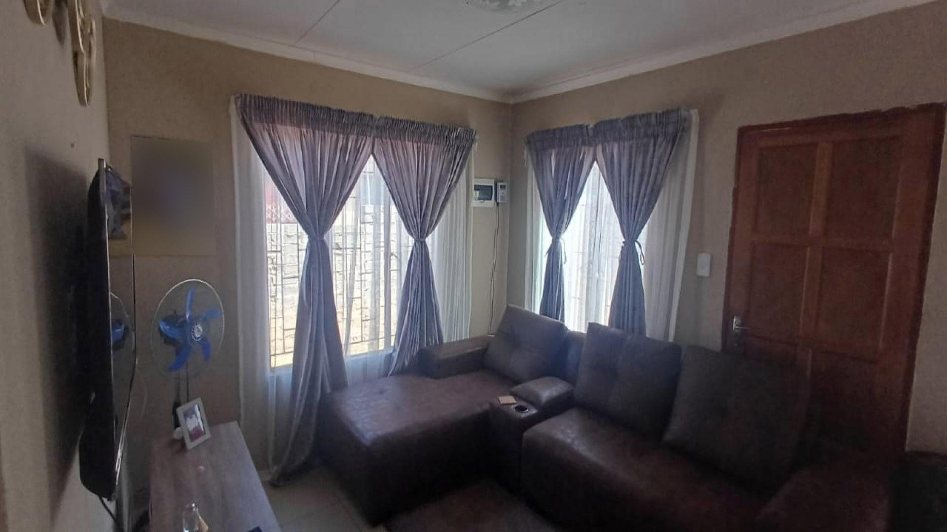 Lounges of property in Soshanguve