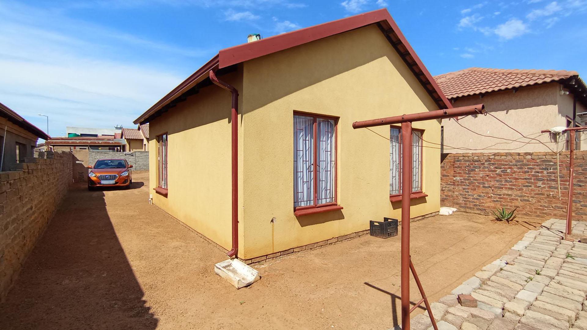Backyard of property in Soshanguve