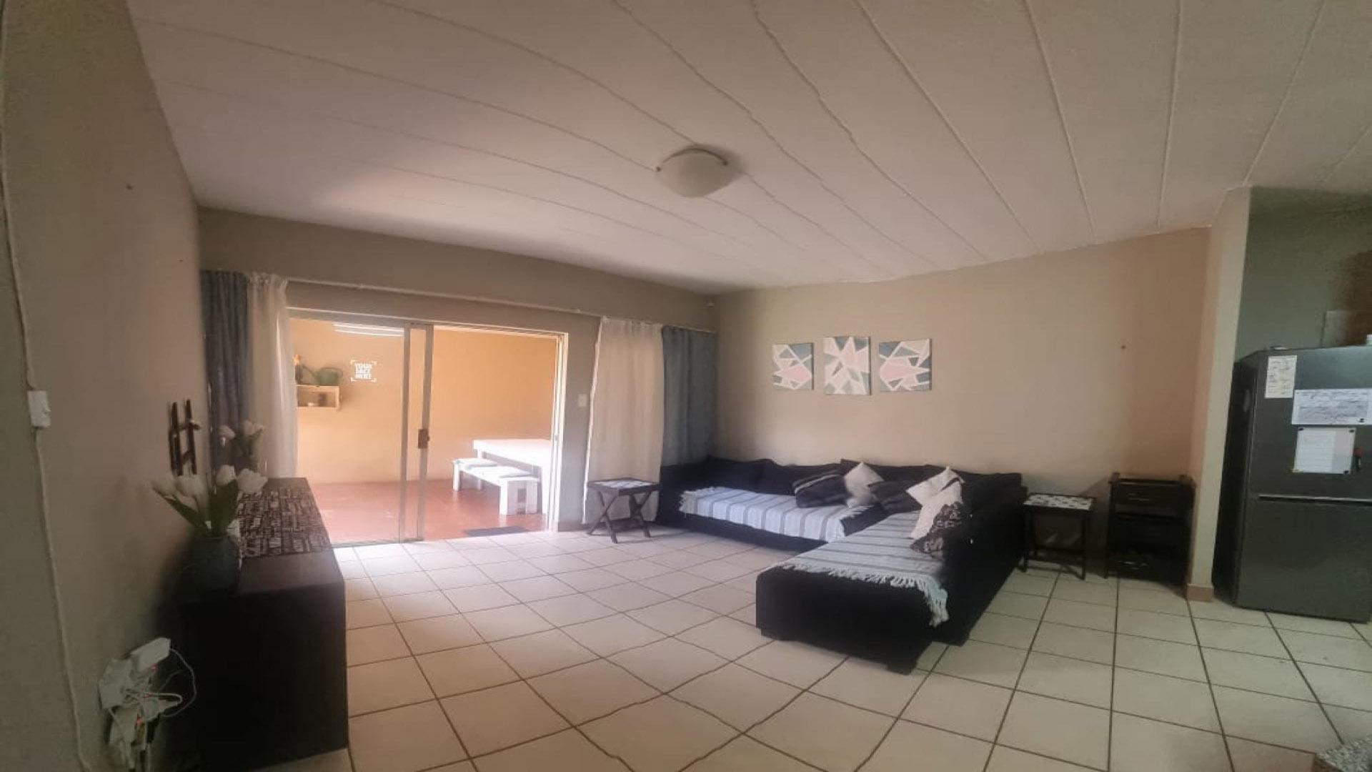 Lounges of property in Wonderboom South