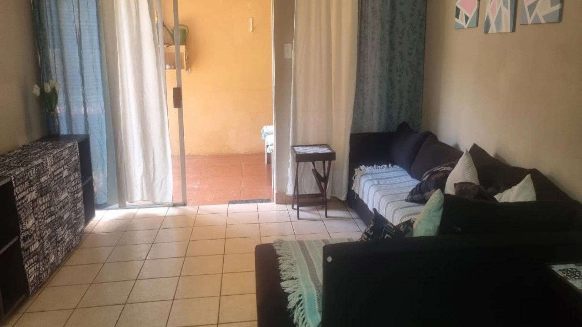 Lounges of property in Wonderboom South