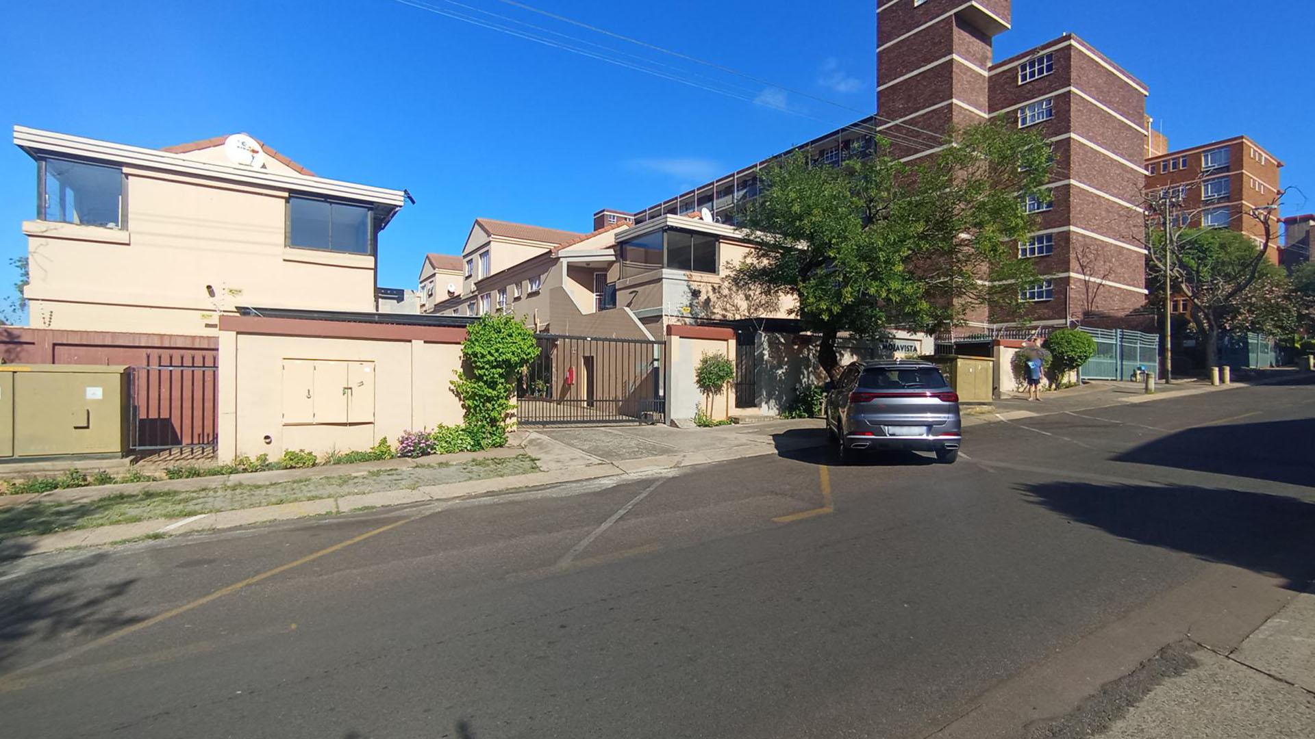 Front View of property in Wonderboom South