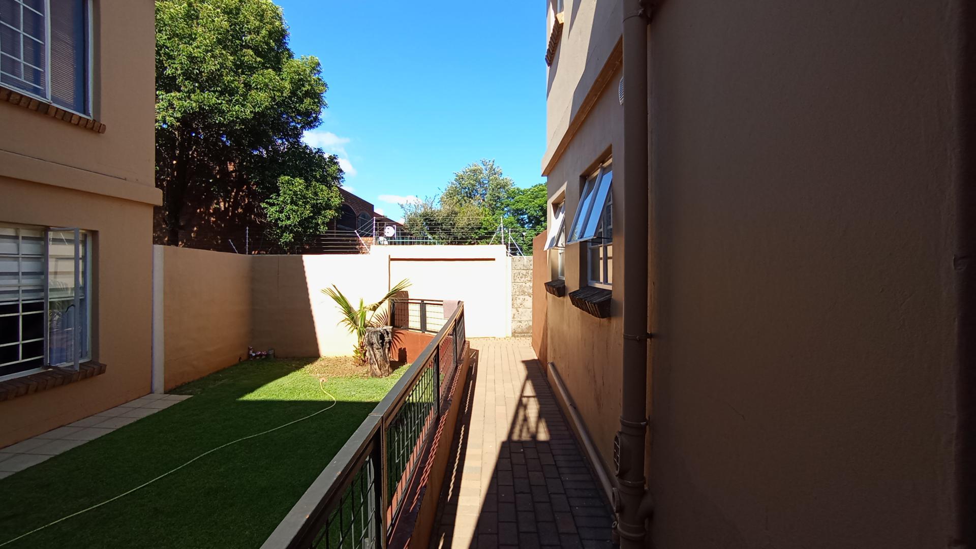 Front View of property in Wonderboom South