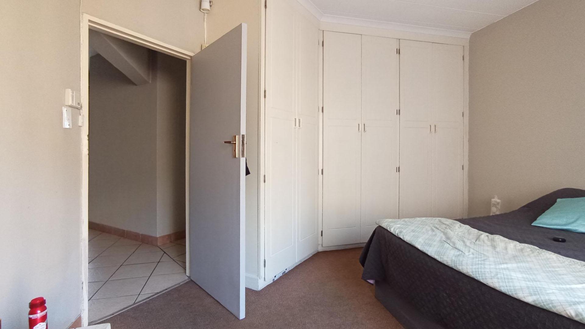 Bed Room 2 - 17 square meters of property in Wonderboom South