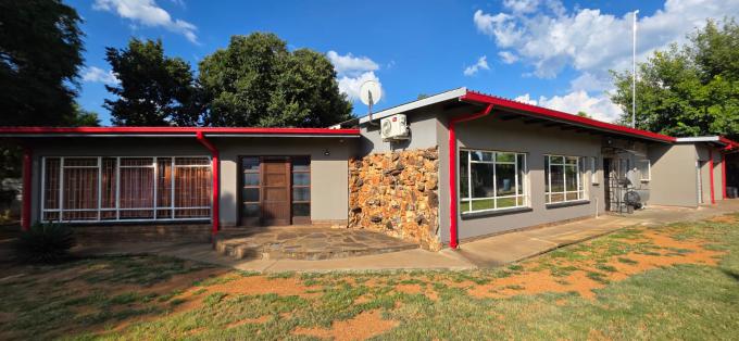 3 Bedroom House for Sale For Sale in Klerksdorp - MR703364