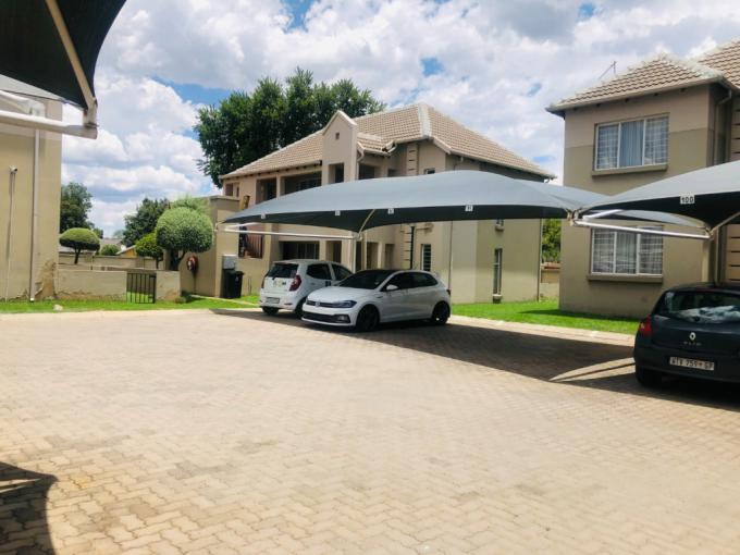 2 Bedroom Simplex for Sale For Sale in Klippoortjie AH - MR703385