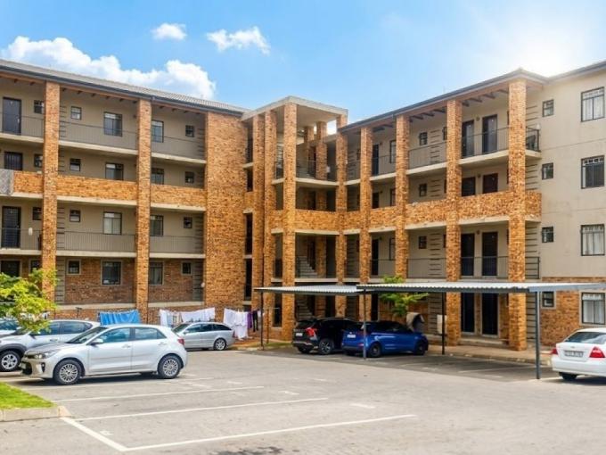 2 Bedroom Apartment for Sale For Sale in South Hills - MR703394
