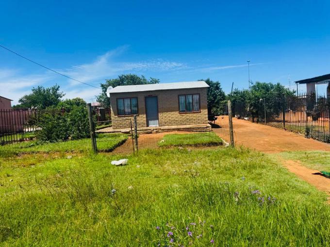 2 Bedroom House for Sale For Sale in Bloemfontein - MR703413