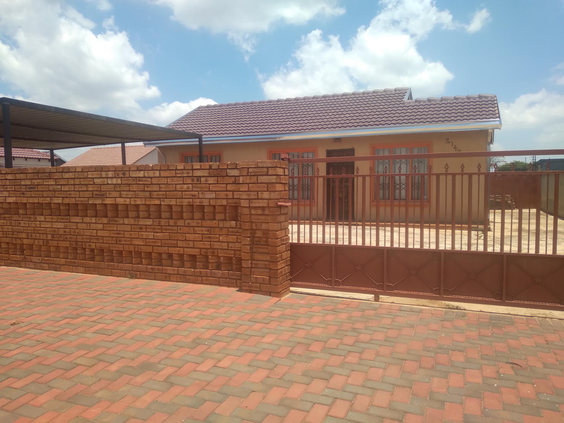  of property in Mapleton