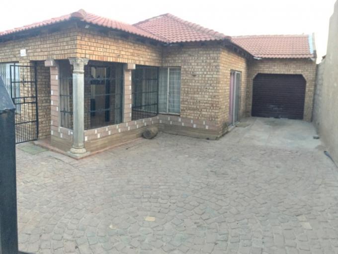 4 Bedroom House for Sale For Sale in Hammanskraal - MR703446
