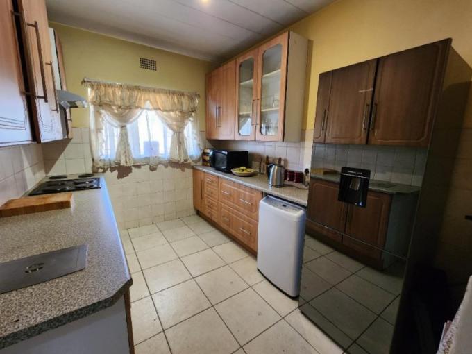 2 Bedroom Apartment for Sale For Sale in Wychwood - MR703462