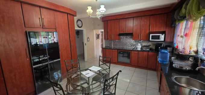 6 Bedroom House for Sale For Sale in Klerksdorp - MR703480
