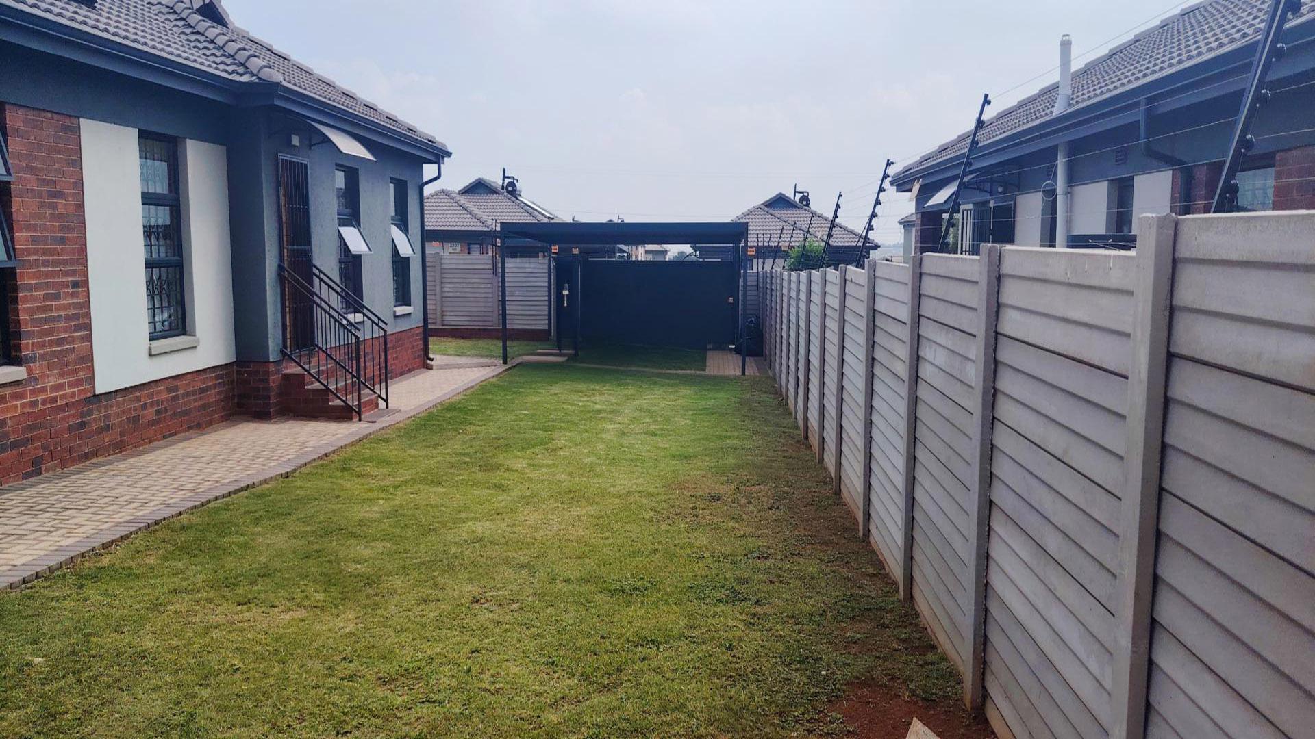 Front View of property in Mindalore