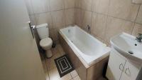 Bathroom 1 - 5 square meters of property in Mindalore