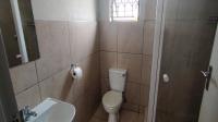 Main Bathroom - 4 square meters of property in Mindalore