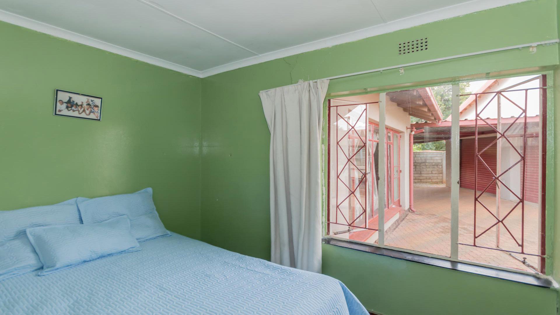 Bed Room 1 of property in Dersley