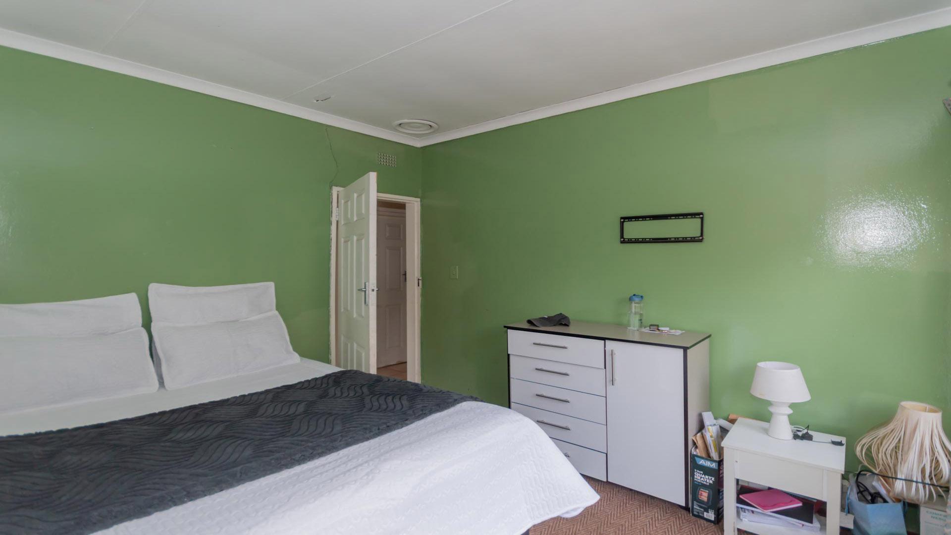 Bed Room 2 of property in Dersley