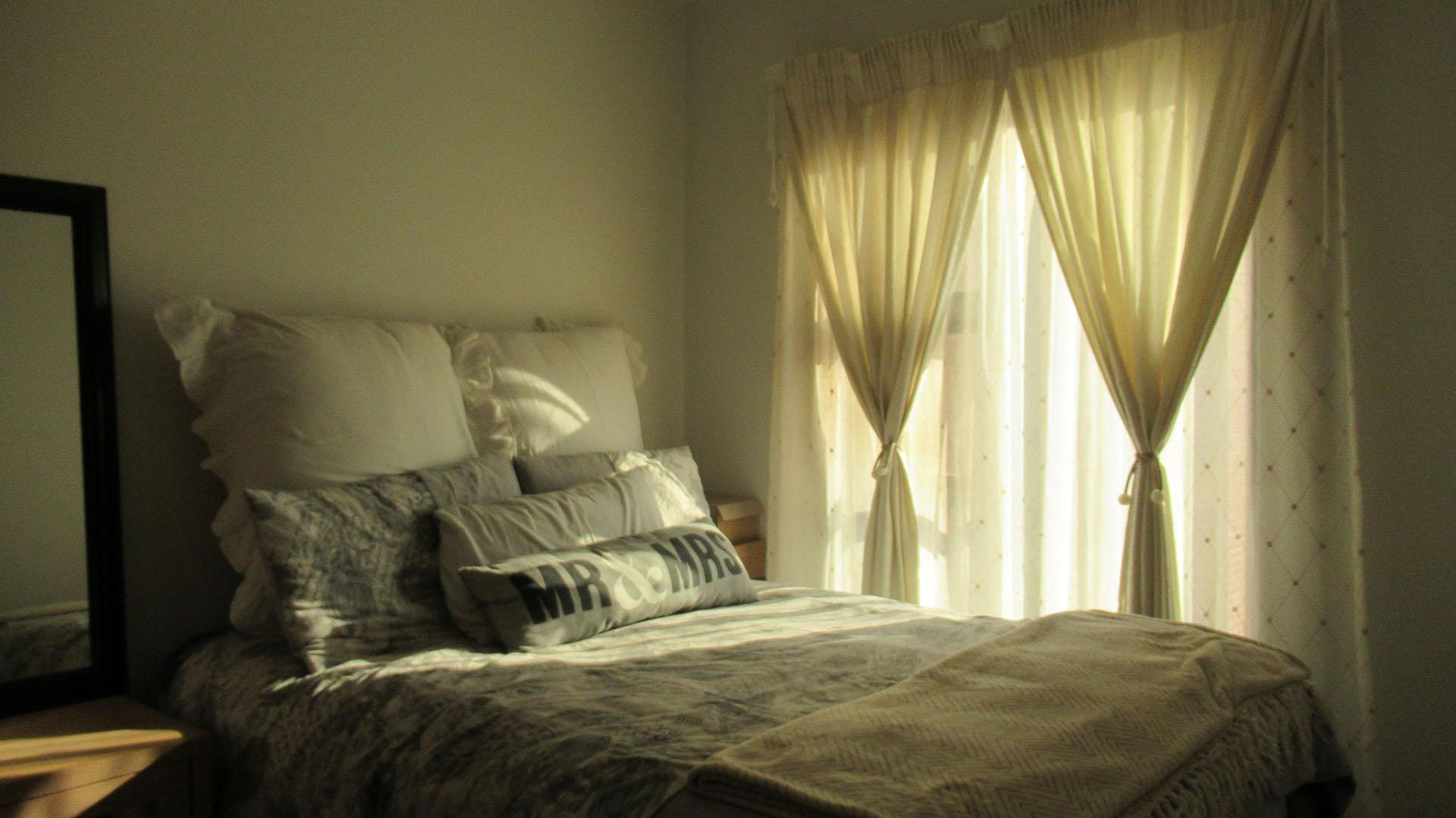 Bed Room 2 - 9 square meters of property in Orlando