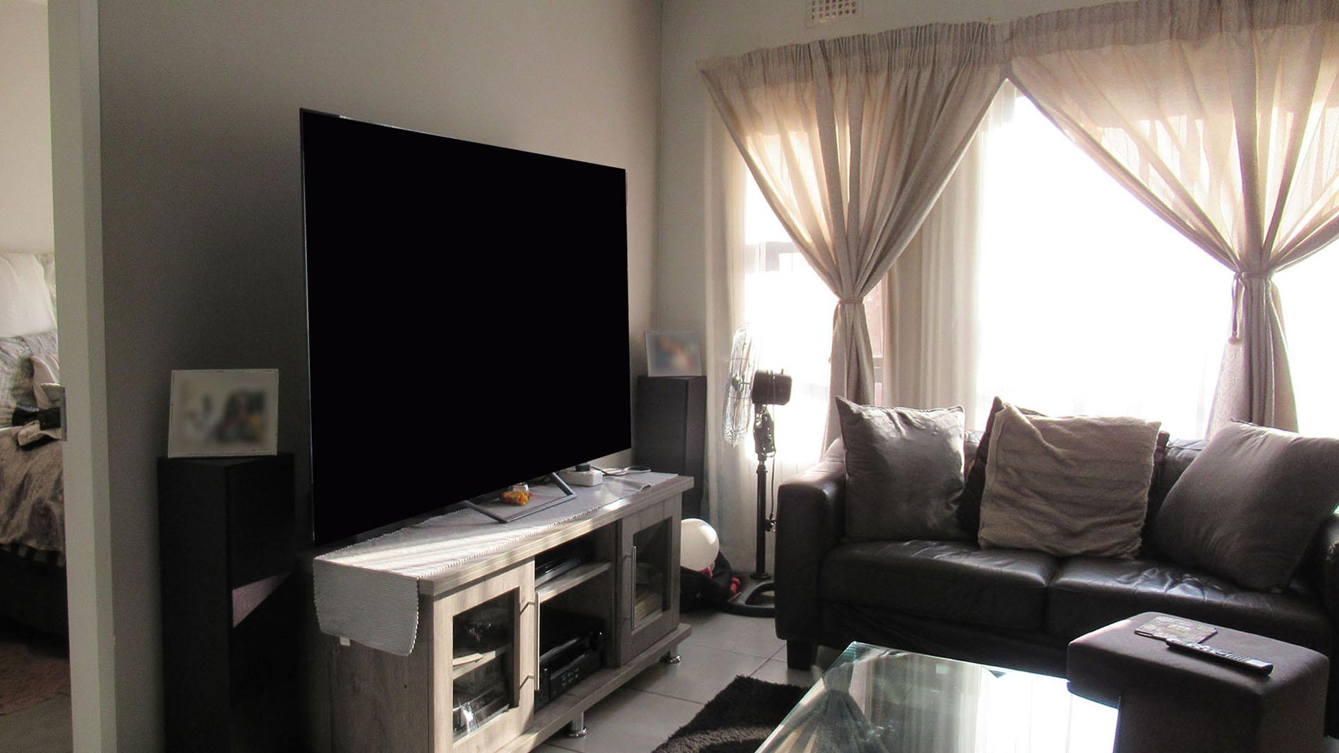 Lounges - 18 square meters of property in Orlando