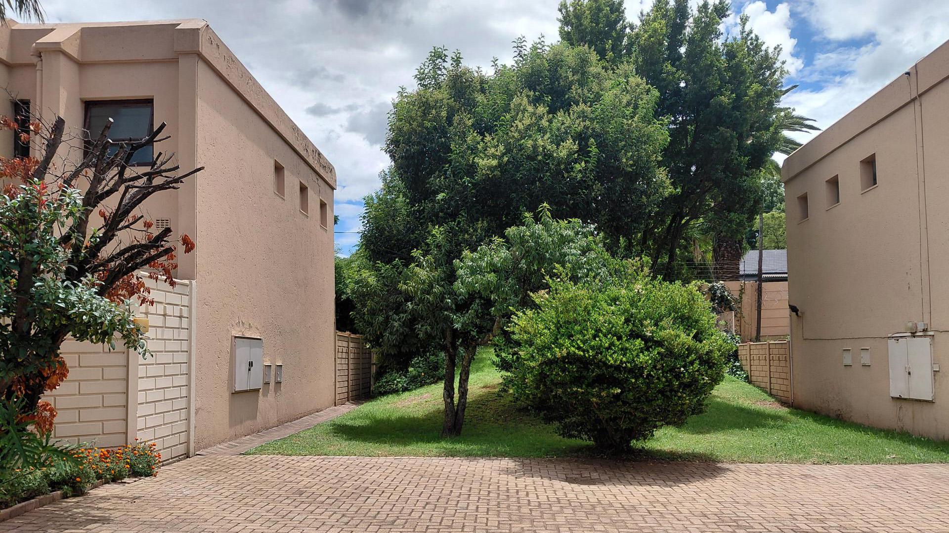 Spaces - 15 square meters of property in Kew