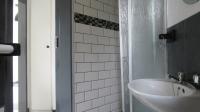 Bathroom 1 - 4 square meters of property in Kew