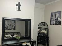  of property in Die Hoewes