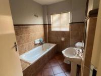  of property in Die Hoewes