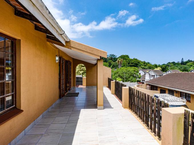 2 Bedroom Simplex for Sale For Sale in St Winifreds - MR703552