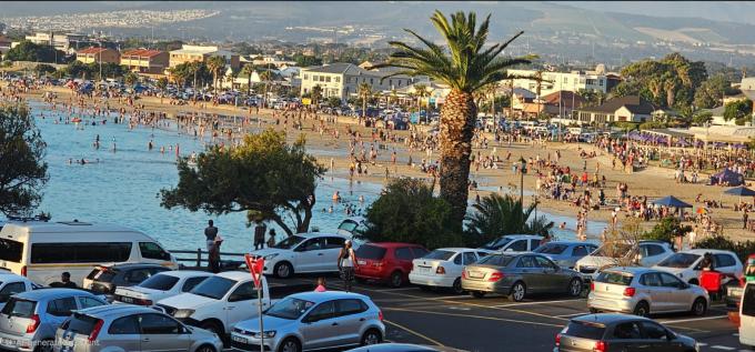 2 Bedroom Apartment to Rent in Gordons Bay - Property to rent - MR703570