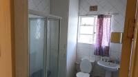 Bathroom 1 of property in St Georges Park