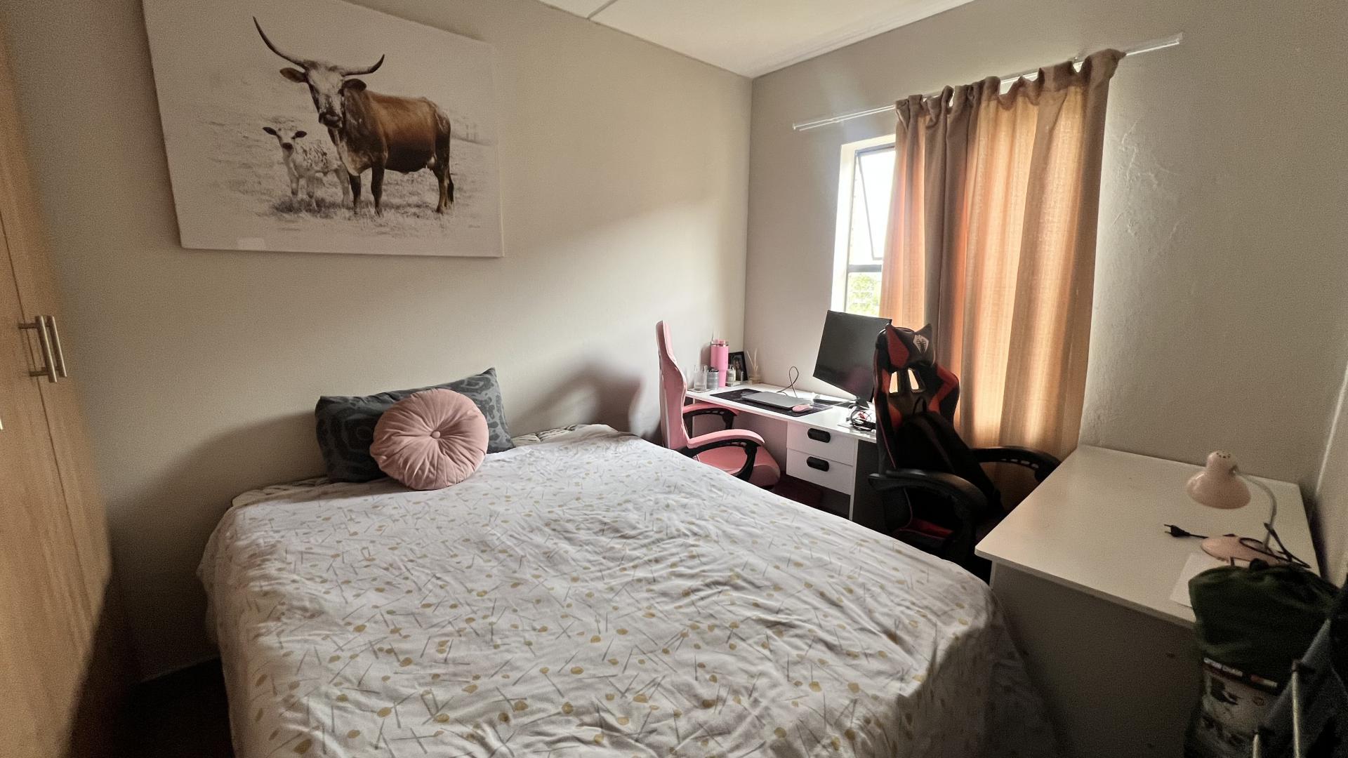 Bed Room 2 of property in Alveda